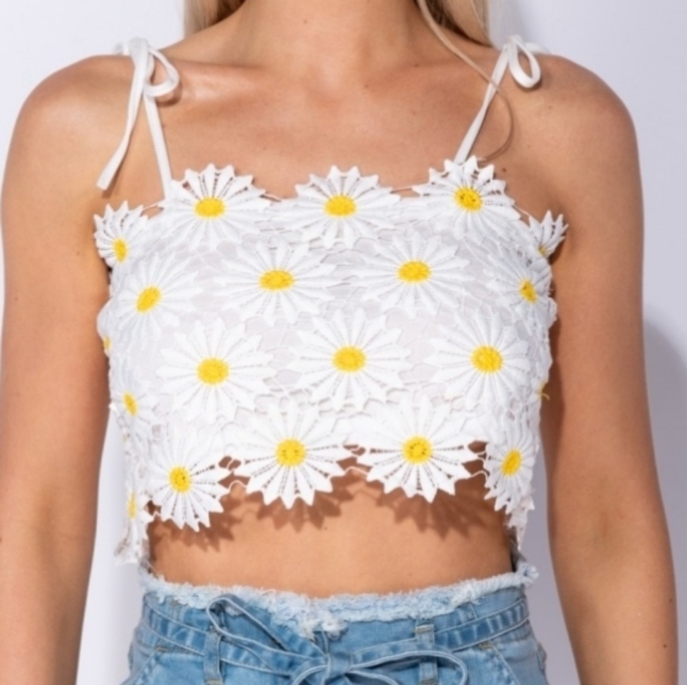 Daisy floral lace crop top